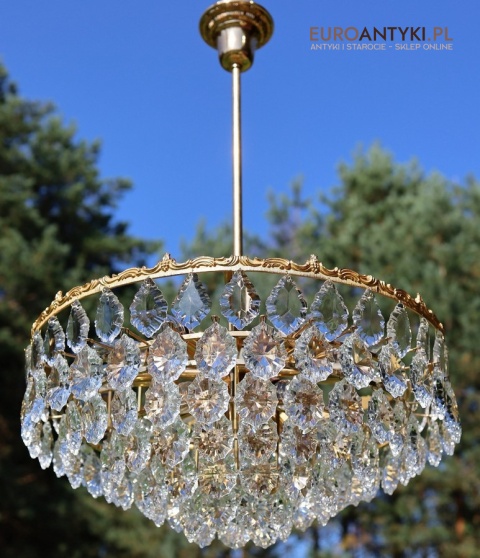 dekoracyjny żyrandol retro z kryształami