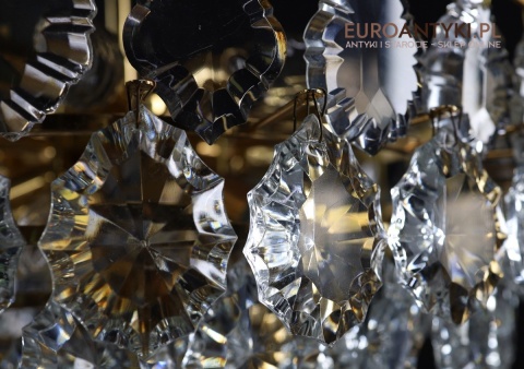 kryształowe zawieszki żyrandola retro
