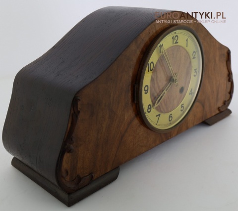 zegar retro z gongiem i wahadłem