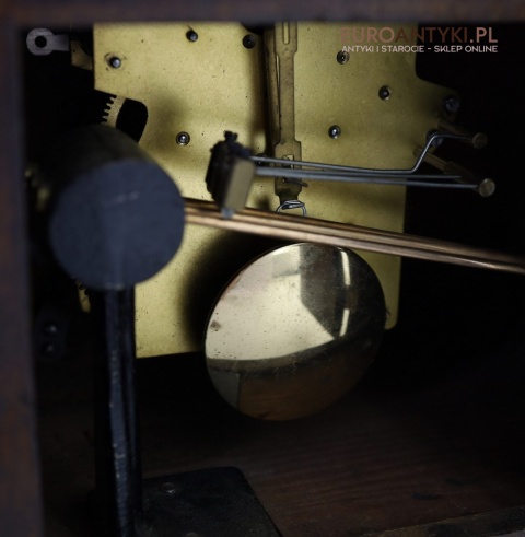 zegar mechaniczny retro z gongiem