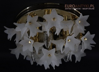 Dekoracyjny plafon kwiatowy z mosiądzu i szkła – stylowe oświetlenie retro