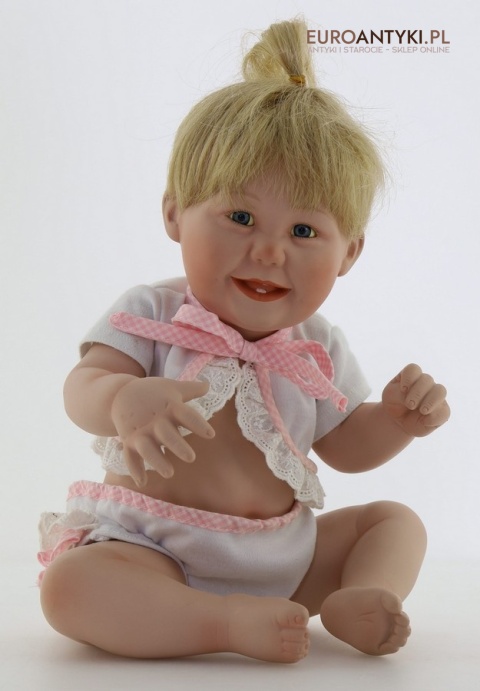 lalka vintage z numerem seryjnym