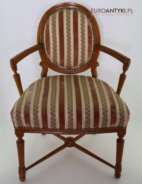 fotel retro vintage z pasową tapicerką