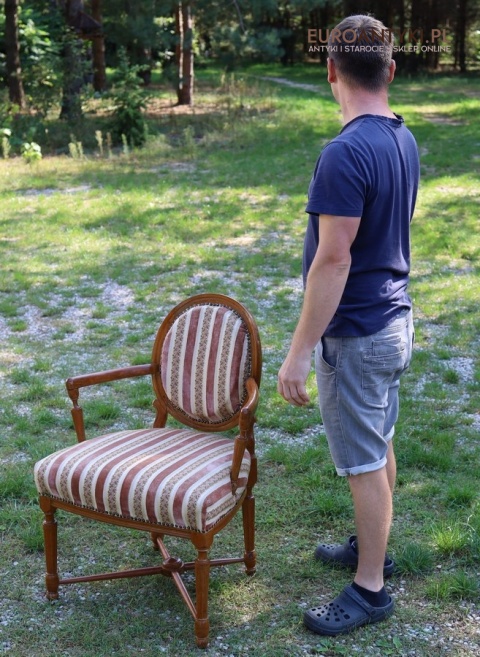 fotel kolekcjonerski w stylu ludwika 16