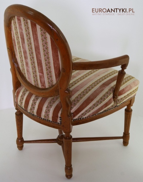 fotel antyczny vintage tapicerowany