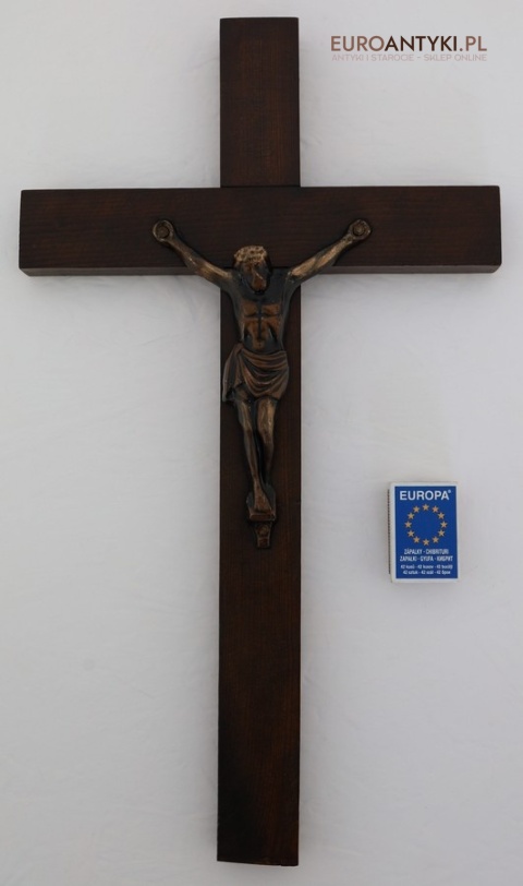 krzyż drewniany dębowy z figurką jezusa