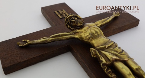 stary krucyfiks ręcznie wykonany