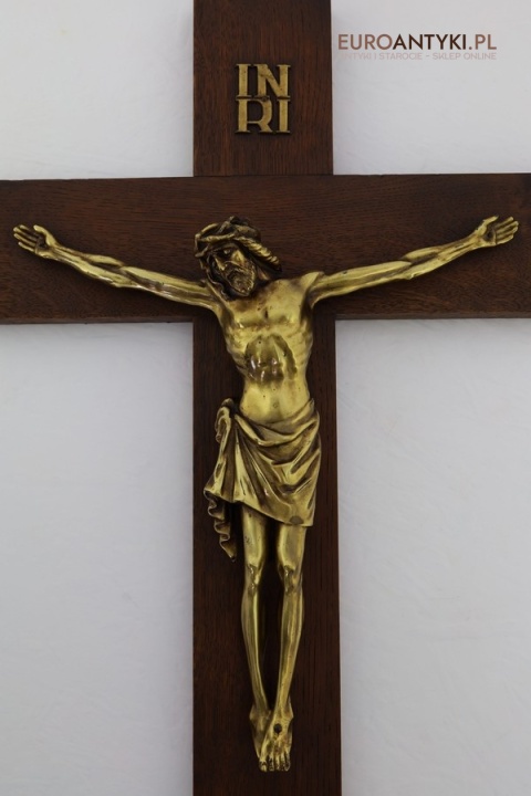 krzyż z napisem inri z połowy xx wieku