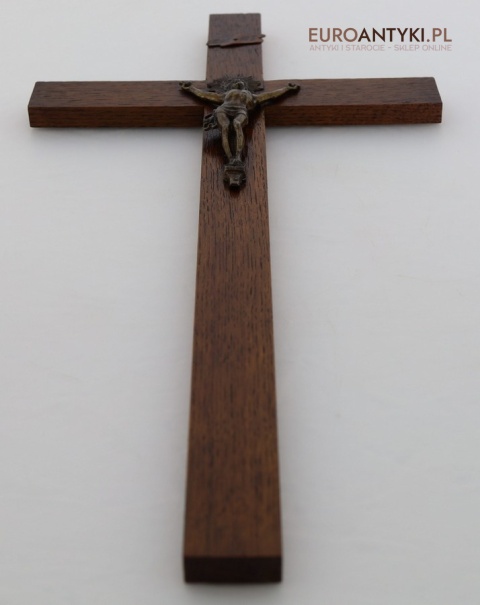 klasyczny krzyż drewniany z inri