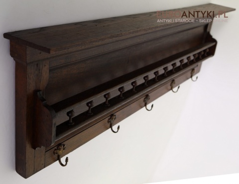 antyczny wieszak kuchenny z półką na talerze