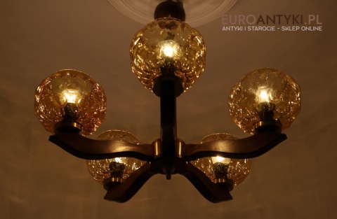 rustykalny żyrandol do góralskiej chaty