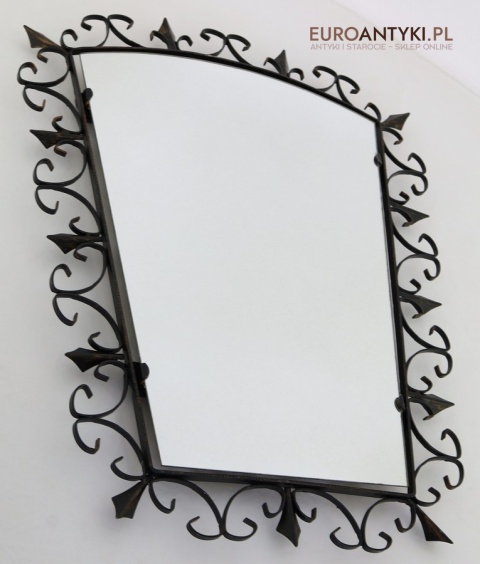 stare lustro w stylu zamkowym