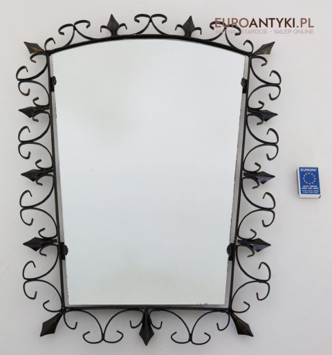 lustro ścienne retro z ozdobnymi zawijasami