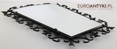 antyczne lustro z kutego metalu