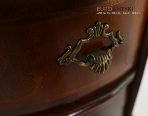 komódka vintage pod kwiatek