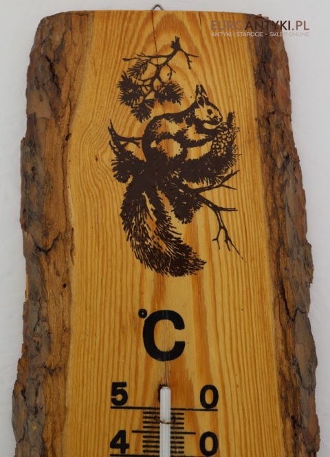 drewniany termometr rustykalny z wiewiórką