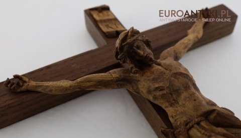 dewocjonalia antyczne z drewna