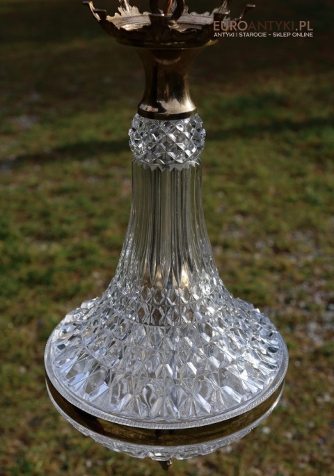 elegancka lampa z koroną i kryształami