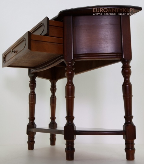 Retro komoda – klasyczna konsolka z litego drewna, druga połowa XX wieku