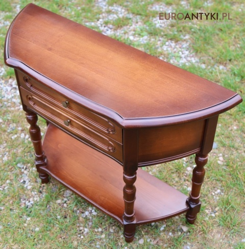 komoda w stylu antycznym vintage