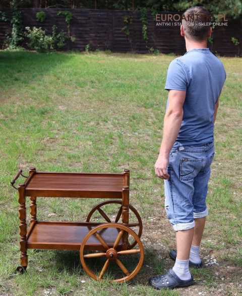 rustykalny barek na kółkach drewniany