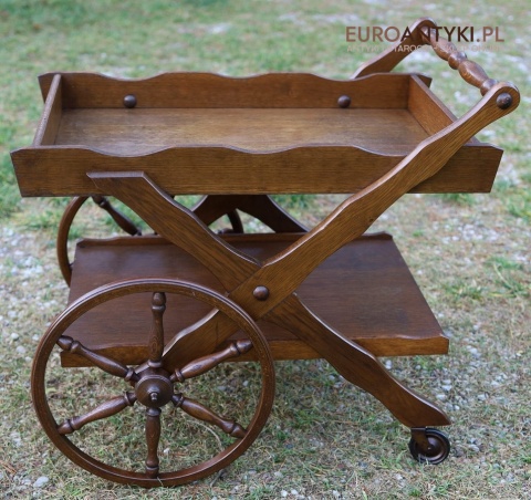 duży barek retro na kołach