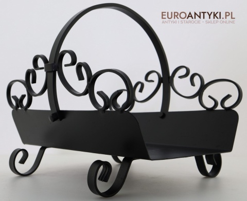 stylowy stojak na drewno z metalu