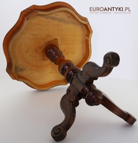 stolik neorenesansowy dekoracyjny retro