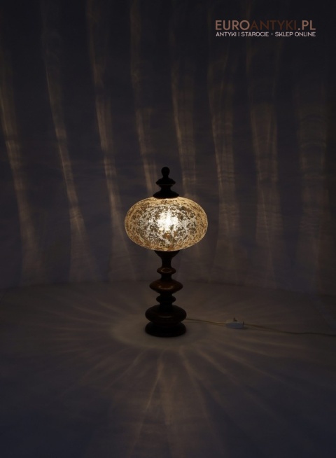 nostalgiczna lampa stołowa retro