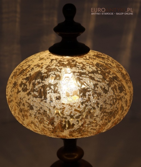 romantyczna lampa stołowa retro