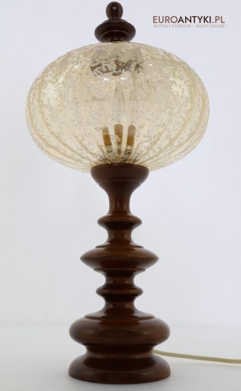 przytulna lampa stołowa retro