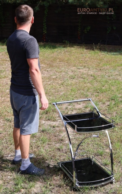 barek mid-century modern na kółkach