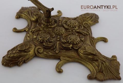 mosiężny kinkiet dekoracyjny do salonu