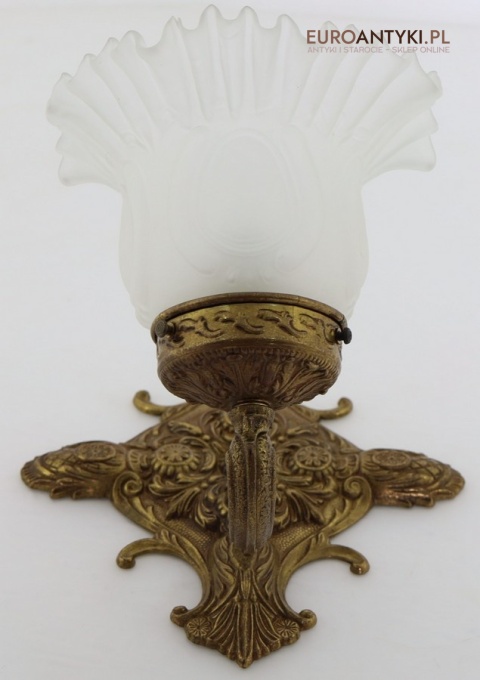 antyczna lampa ścienna w stylu baroku