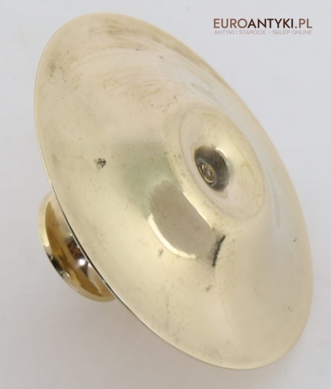 prosty dekoracyjny świecznik z mosiądzu