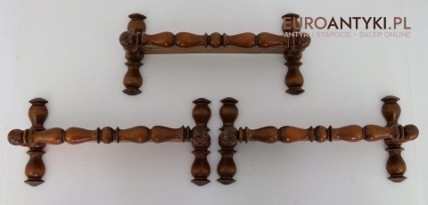 drewniane półki do wiejskiej chaty