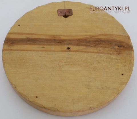 kolekcja ptaków myśliwskich na drewnianych talerzach