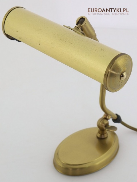 lampka z włącznikiem w kloszu