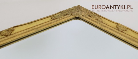 szlifowana tafla dookoła w klasycznym lustrze