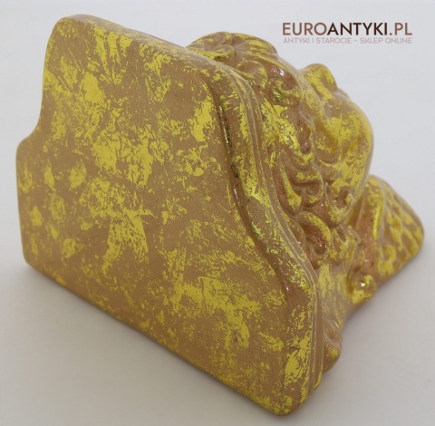 Antyczne wsporniki ścienne retro – złocone dekoracje vintage z motywami roślinnymi