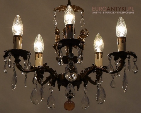 żyrandol antyczny z puttami