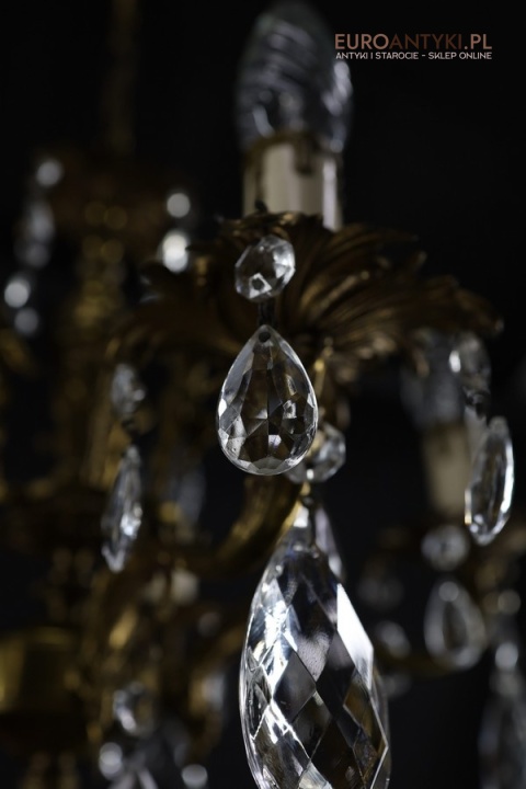 barokowy żyrandol z połowy xx wieku