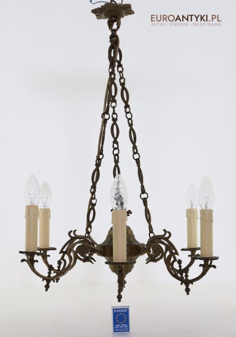 stylowy żyrandol klasyczny