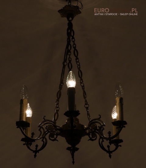 stary żyrandol retro pałacowy