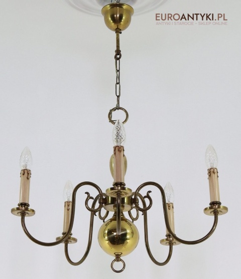 pająk lampa sufitowa nad stolik