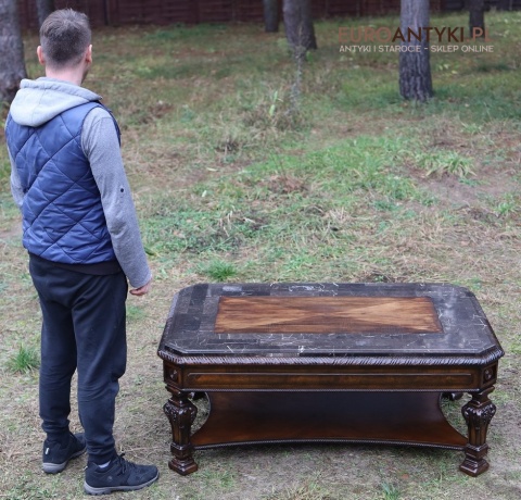 stolik klasyczny z epoki pałacowy