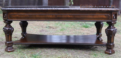 francuski stolik z epoki vintage