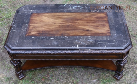 masywny stolik pałacowy vintage