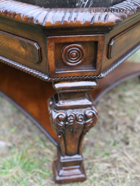 stolik z epoki pałacowej retro