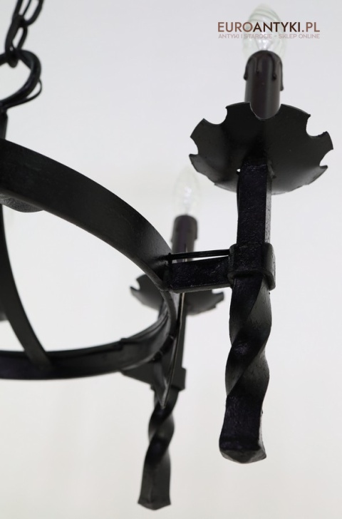 stylowy żyrandol kastelowy retro